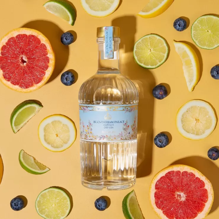 buckingham_palace_dry_gin_4.webp Royal Collection Shop Buckingham Palace Dry Gin* Wine & Spirits