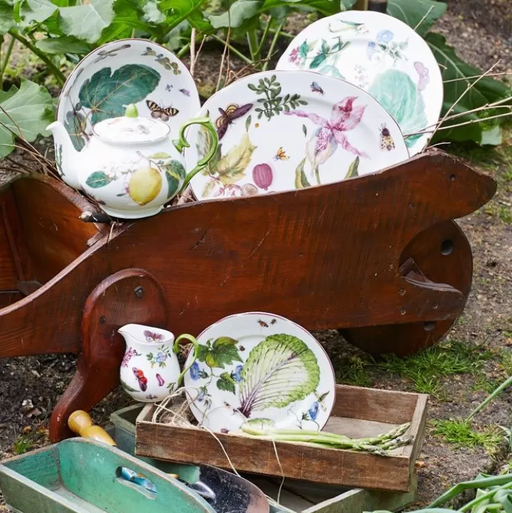 chelsea_porcelain_4_cup_teapot_2-1.webp Royal Collection Shop Chelsea Porcelain 4 Cup Teapot* Chelsea Porcelain