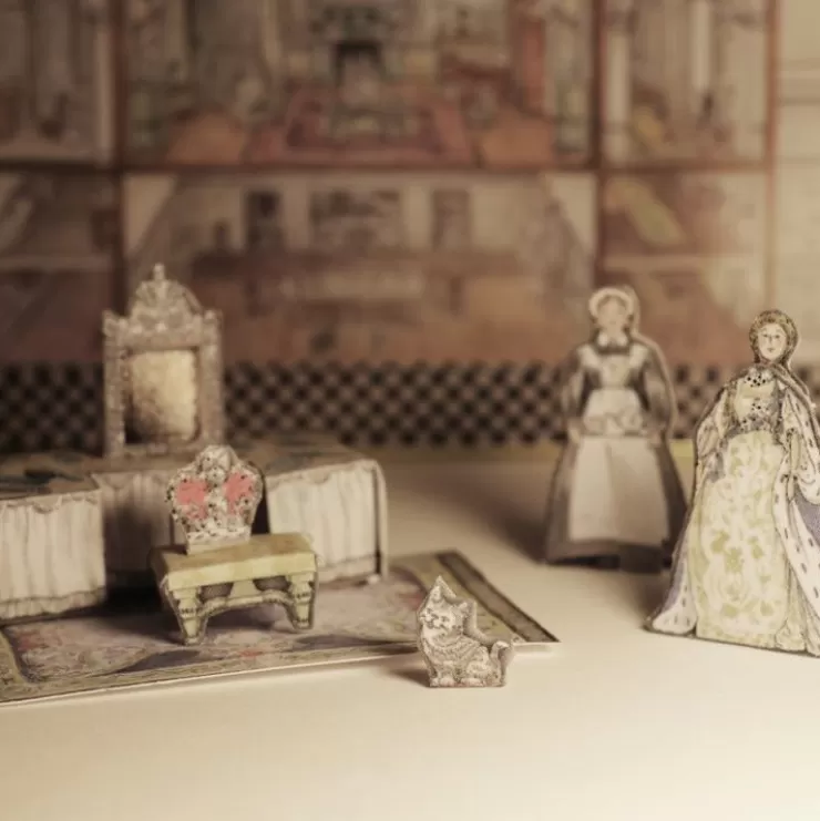 queen_marys_dolls_house_fudge_tin_4.webp Royal Collection Shop Queen Mary'S Dolls' House Fudge Tin* Picnics